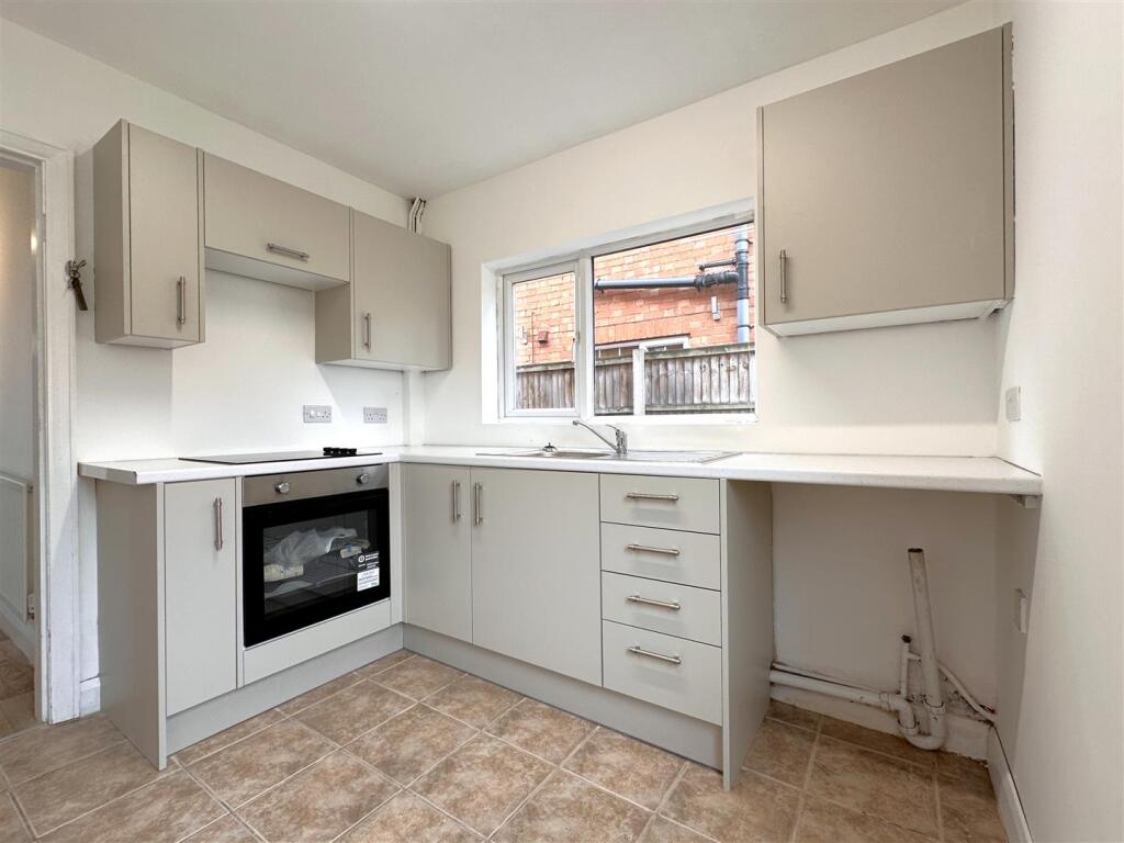 Batch House, London Road, Balderton, Newark - View 4