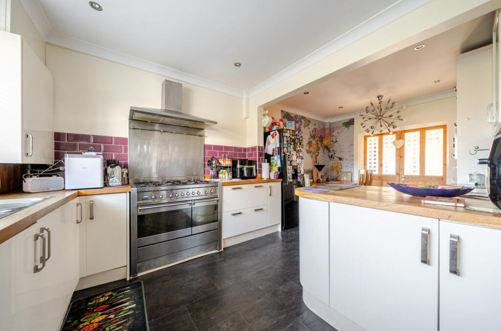 House in Portsmouth - View 3