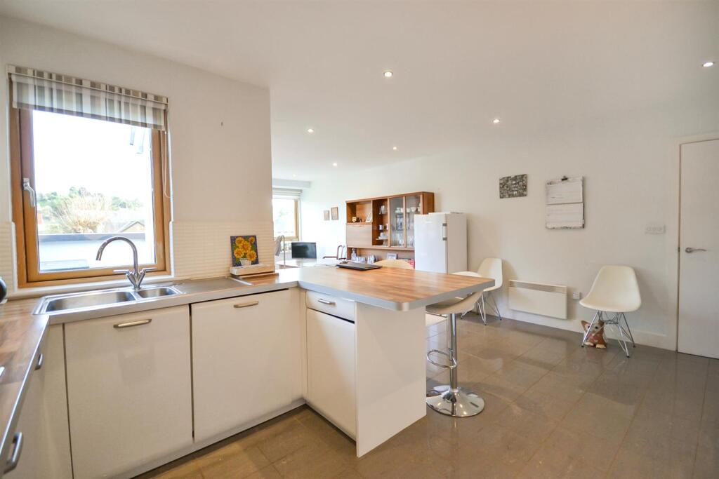 Apartment in Rushcliffe, Radcliffe-on-Trent - More