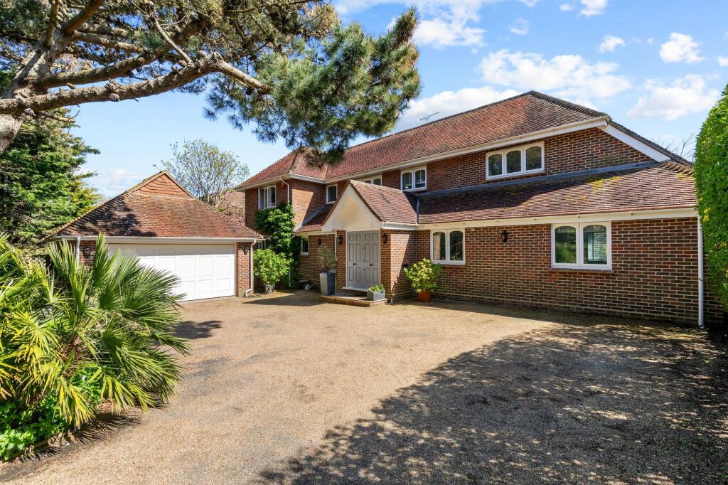 Gorse Avenue, East Preston, BN16 photo 3