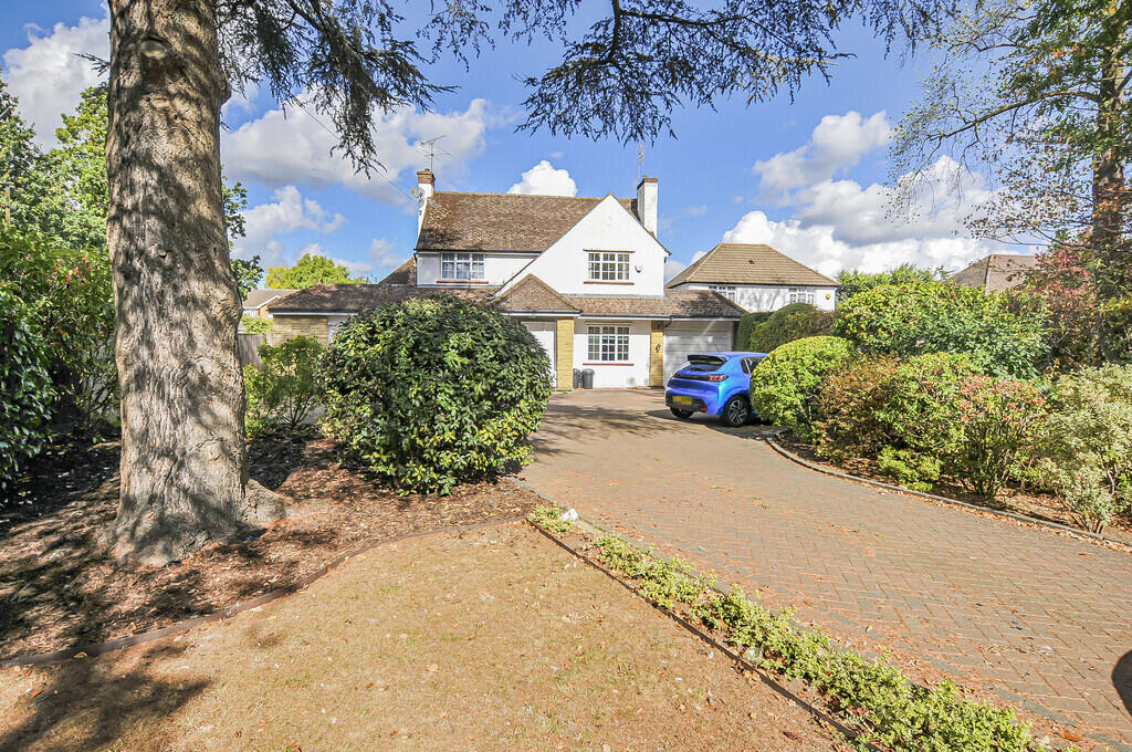 4-bed detached on Sweetcroft Lane, North Hillingdon, £1,200,000