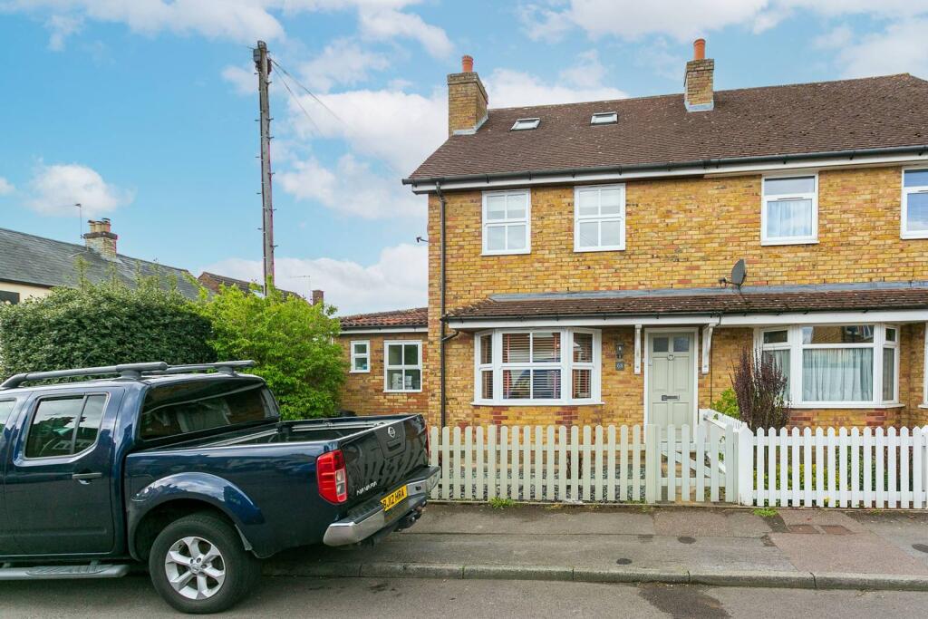 Main image of property: Adrian Road, WD5, Hemel Hempstead, Abbots Langley, WD5