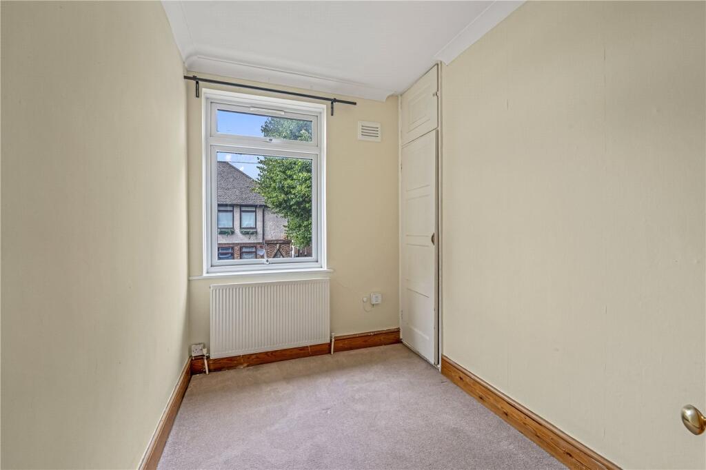 Apartment in Twickenham - More