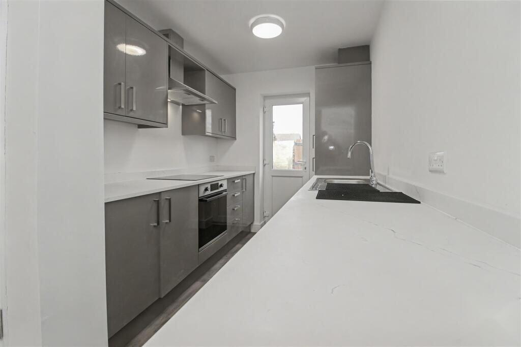 59 Henry Street, Wakefield, West Yorkshire, WF2 9NY photo 3