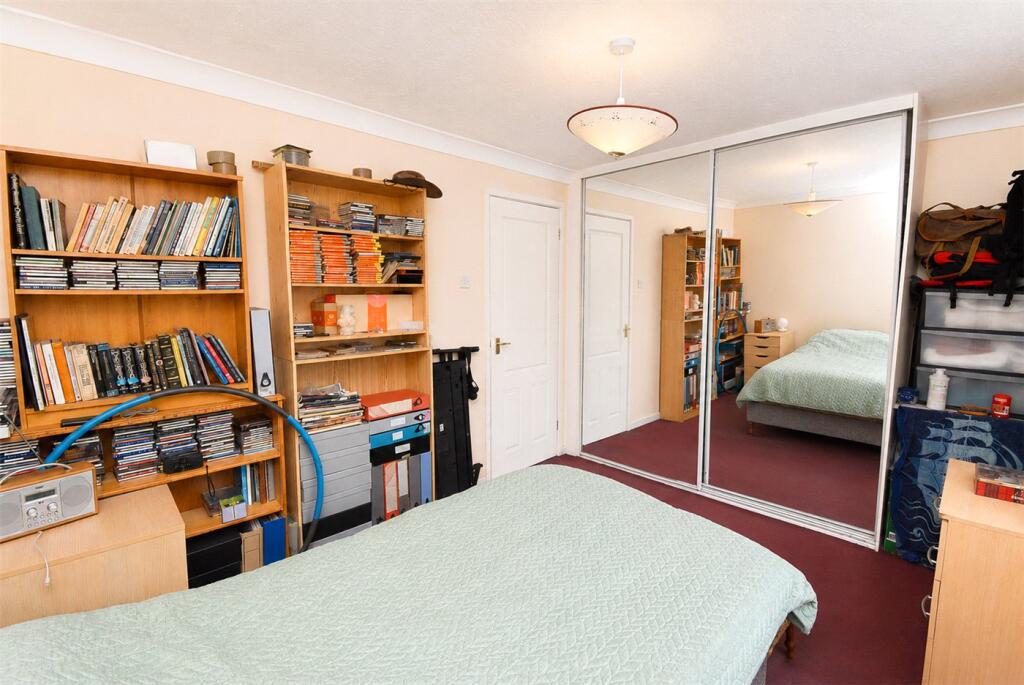Apartment in Wirral, Liverpool City Region - More