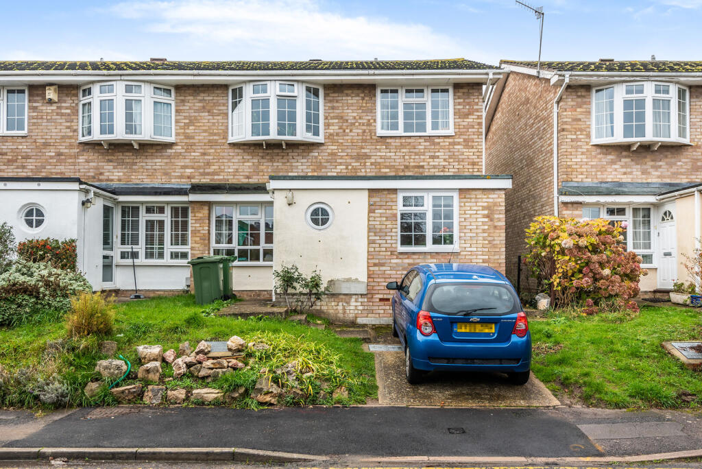 Main image of property: Lynwood, Guildford, GU2