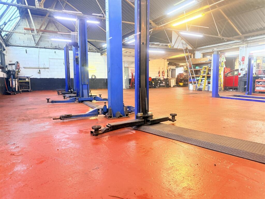 Vehicle Repairs & MOT, West Yorkshire