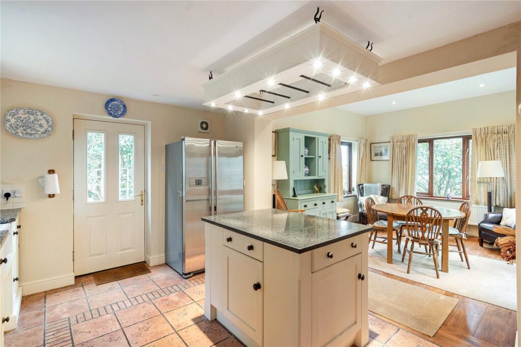House in Clevedon, Stone Edge Batch - View 5