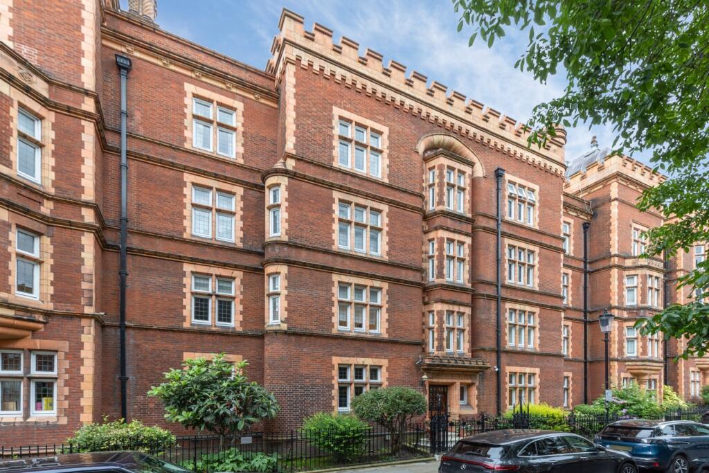 Main image of property: Kensington Court,
High Street Kensington, W8