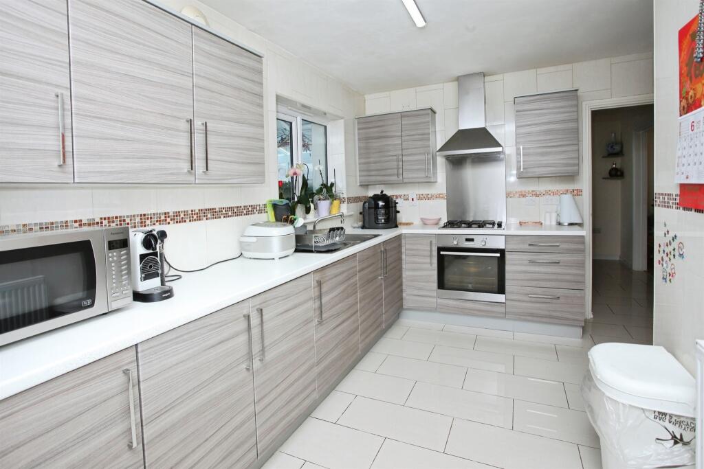 Parc Y Dyffryn, Rhydyfelin, PONTYPRIDD photo 4