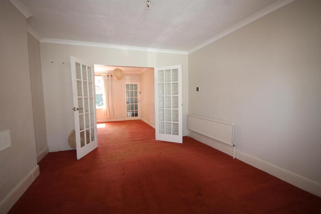 Devonshire Road, Horsham photo 3