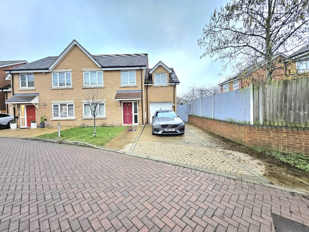 Main image of property: Rockfield Drive, Luton, Bedfordshire, LU3