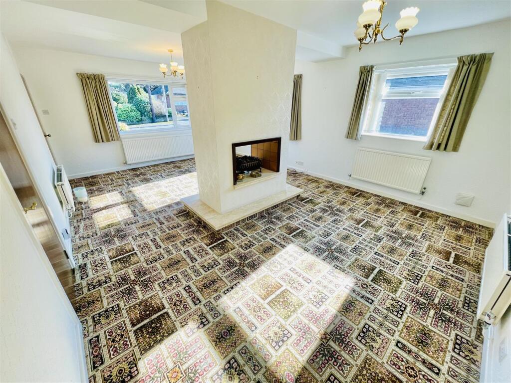 Church Close, Weaverham, Northwich photo 3