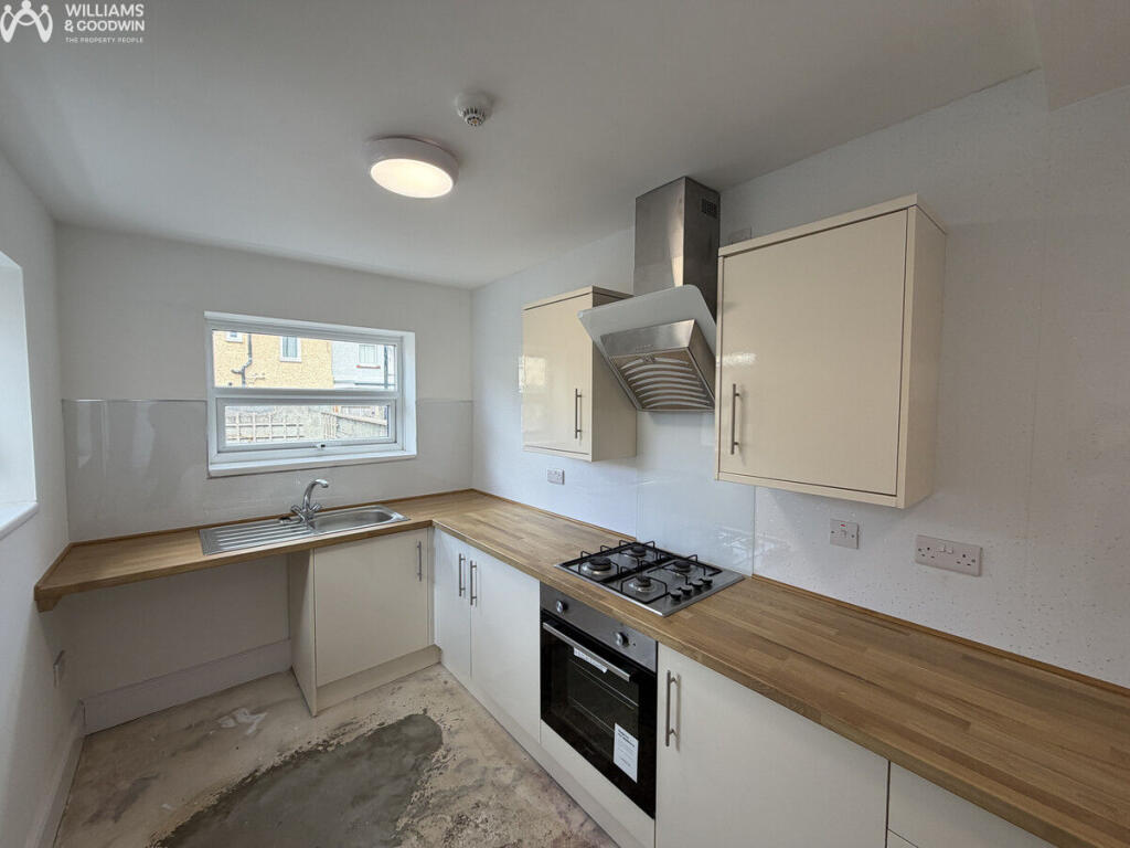 House in Bangor, Garth - View 5