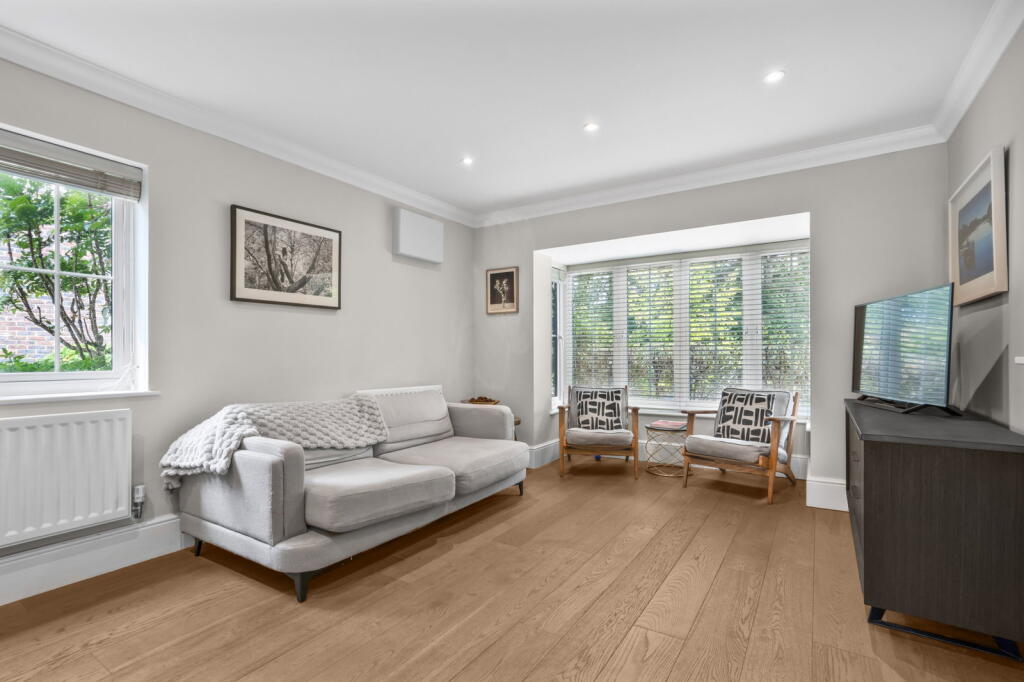 House in Guildford, East Horsley - View 3