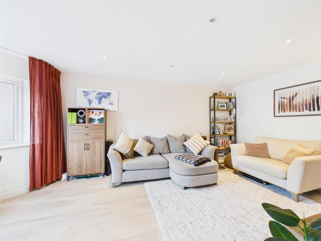 Quarry Road, Hanham, Bristol photo 2
