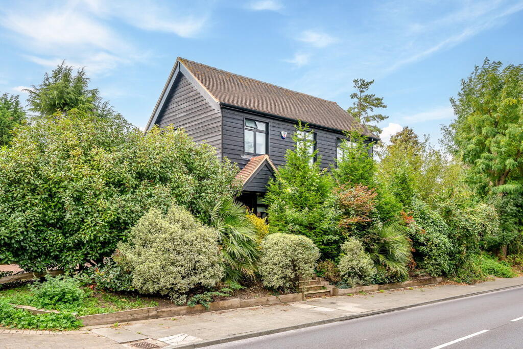 Main image of property: Alma Barn Mews, Chelsfield Lane BR6