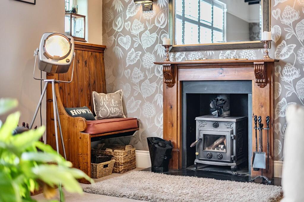House in Croydon - More