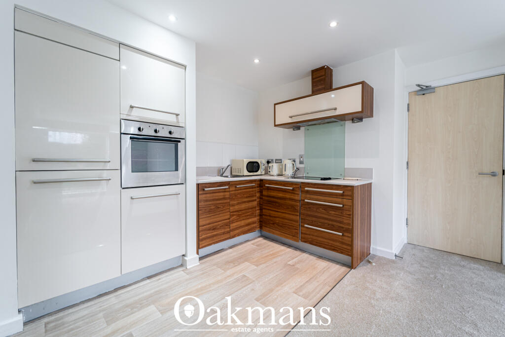 Apartment in Birmingham, West Midlands - View 5