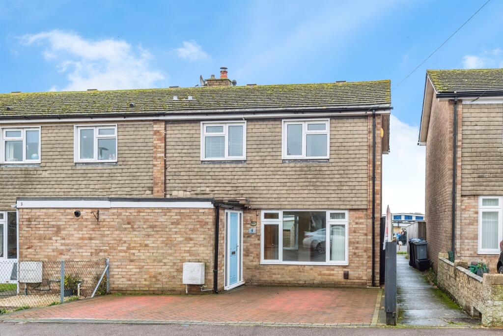 Main image of property: Chandler Close, Bampton