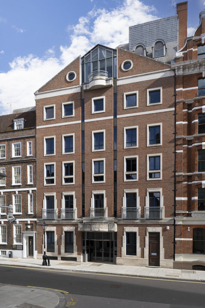 Main image of property: 27 Queen Anne's Gate, London SW1H 9BU