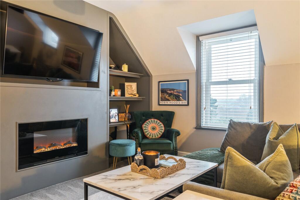 Flat 3, 3 Hollins Road, Harrogate, HG1 photo 3
