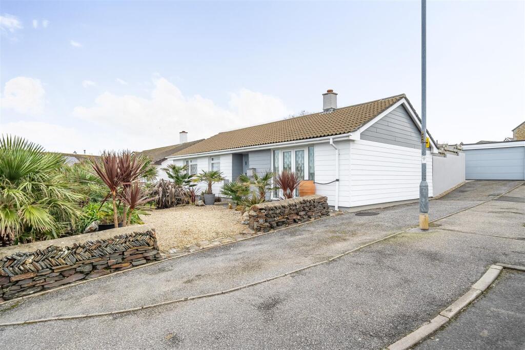 3-bed detached on Chynowen Parc, Cubert, Newquay, £450,000
