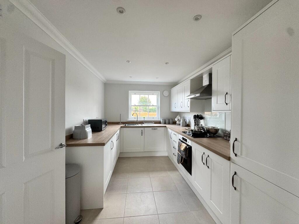 Hemingway Rise, Vanguard Crescent, Martlesham Heath, Ipswich,
Suffolk, 
IP5 4BE photo 3