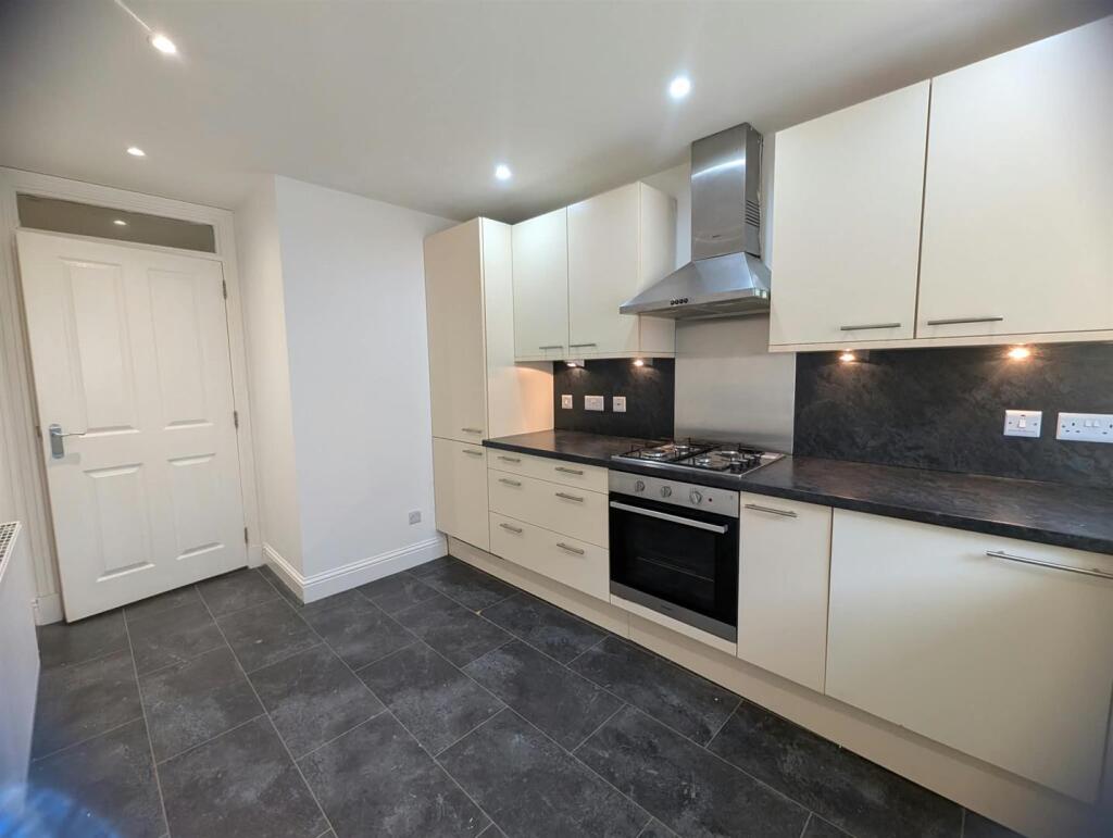 Apartment in Paisley, Inverclyde - View 4