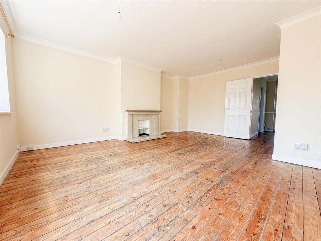 House in Eastbourne, Hampden Park East, Hampden Park - View 3