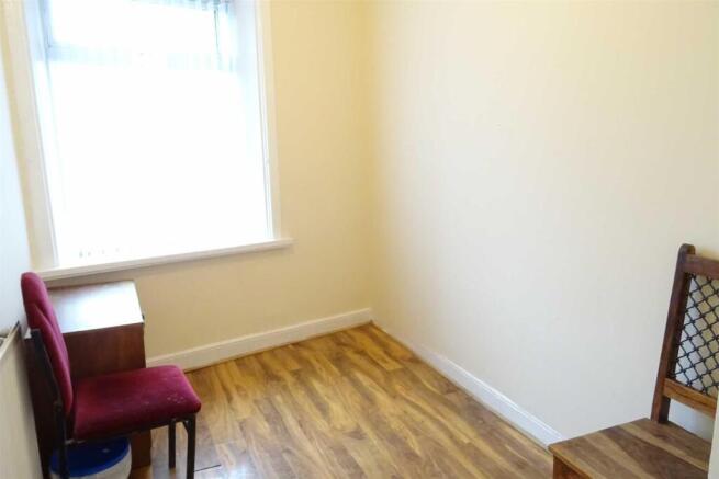 131a bedroom.jpg