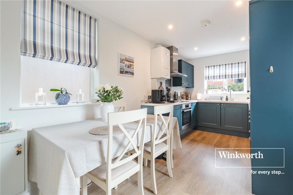 Apartment in Christchurch, Pokesdown, Bournemouth - View 5