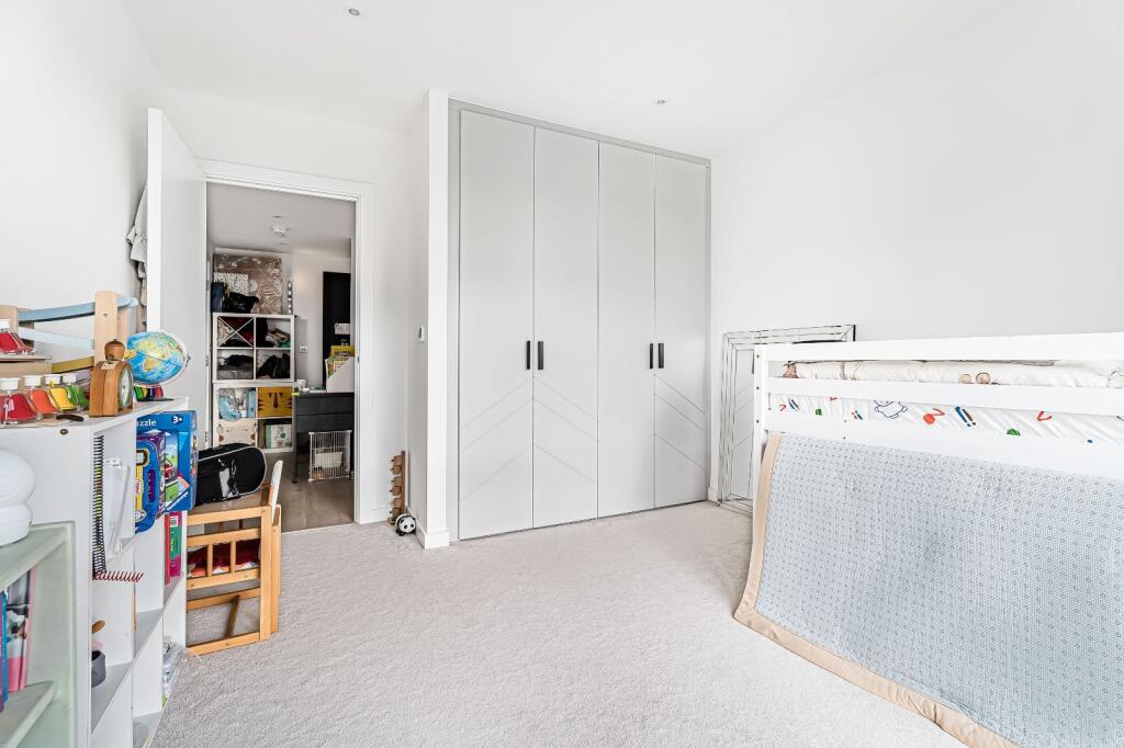 Apartment in London - View 4