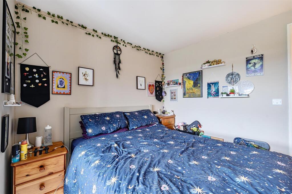 Apartment in Reading - View 5
