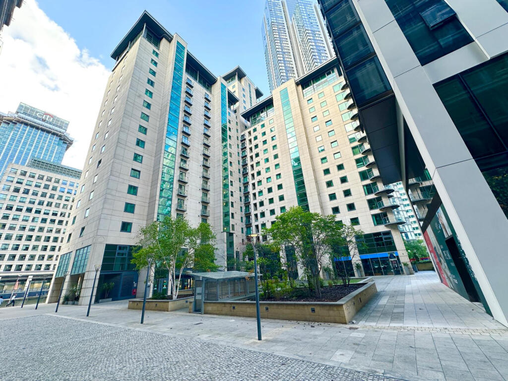 Main image of property: Discovery Dock, Canary Wharf, E14