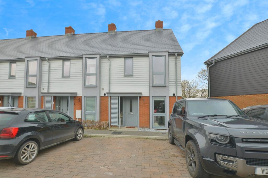 Main image of property: Ringlet Close, Kennington, ASHFORD