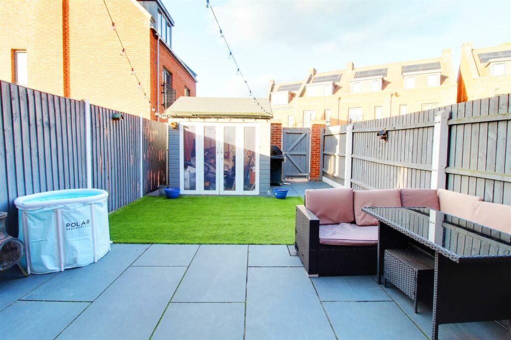 Additional image 10 of Green Close, Brookmans Park