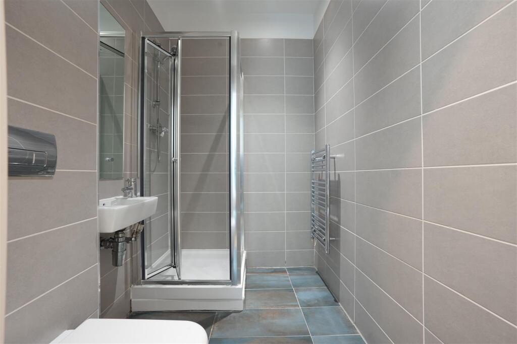 1 bedroom house share for rent