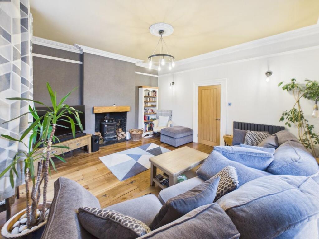 House in Bradford - View 4