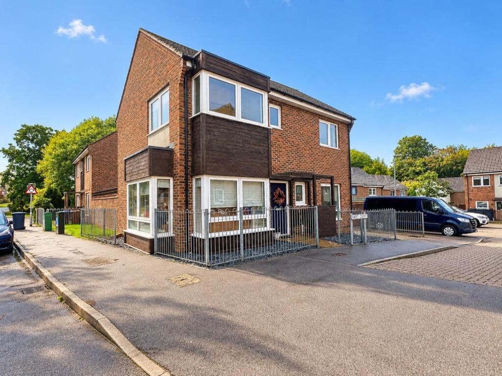 3-bed detached on Swift Court, West Hunsbury, Northampton NN4, £315,000