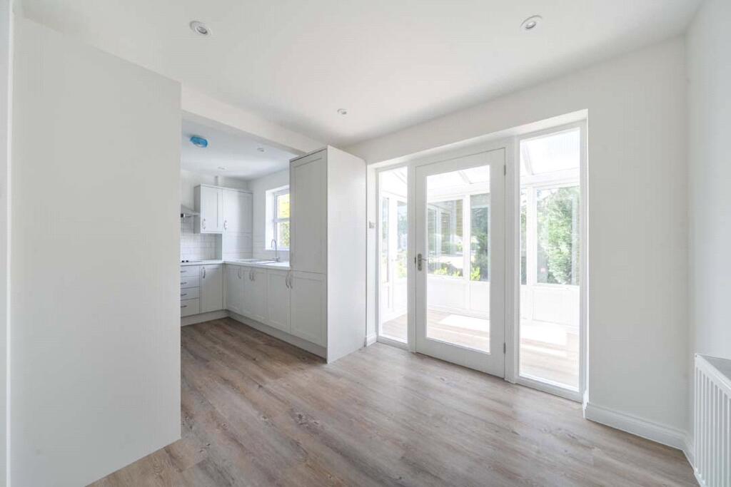 House in Rickmansworth, Cedars Village, Chorleywood - View 6