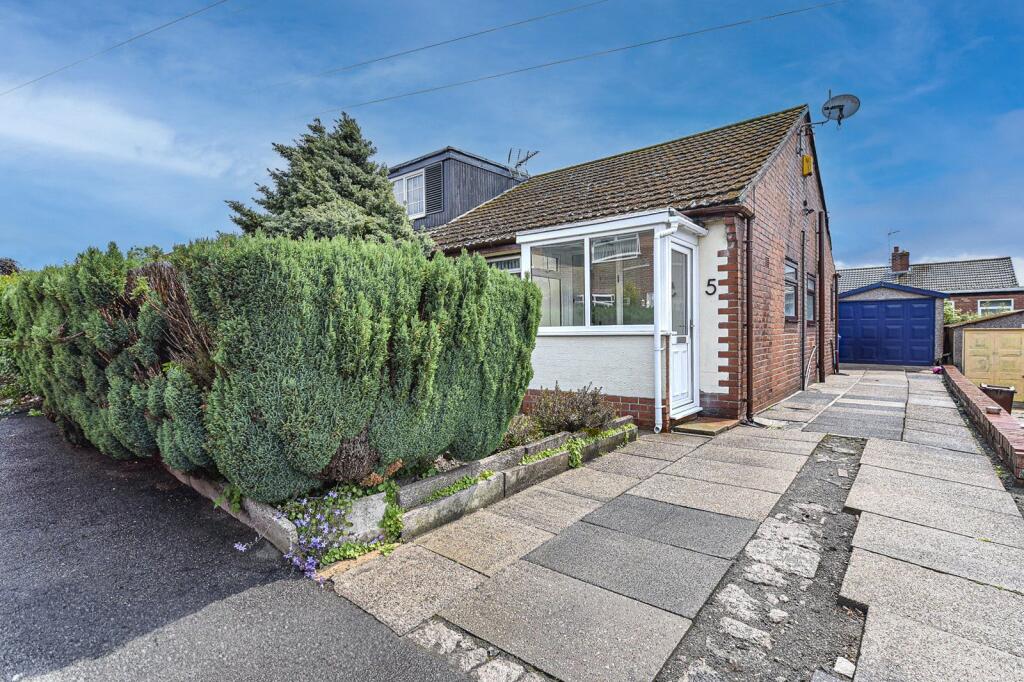 Main image of property: Ash Grove, Royton, Oldham, Greater Manchester, OL2