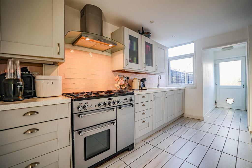 House in Dacorum, Leverstock Green - View 4