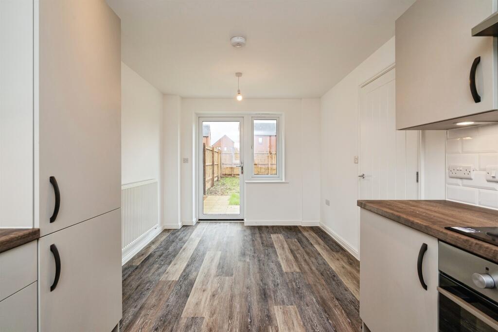 Swallowtail Drive, Bradwell, Great Yarmouth photo 4