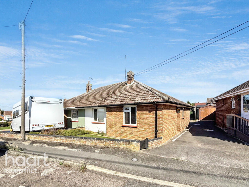 2-bed semi-detached on Cornwall Gardens, Braintree, £270,000