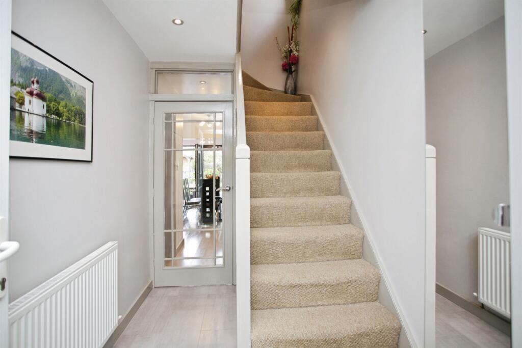House in Rugby, Warwickshire - View 2