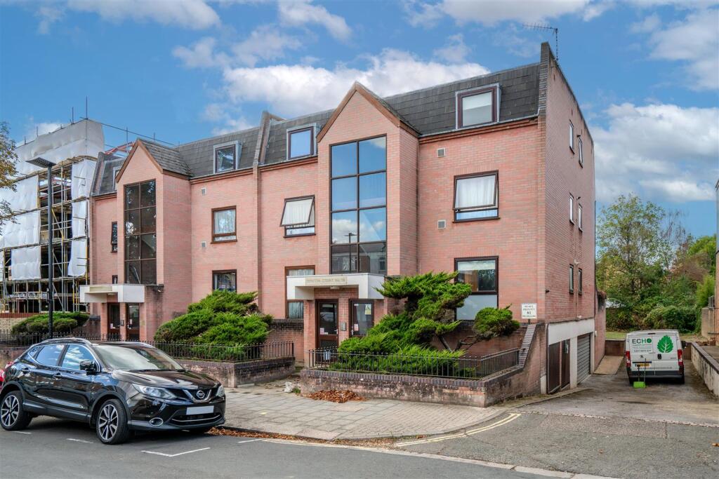 Apartment in Twickenham - View 5