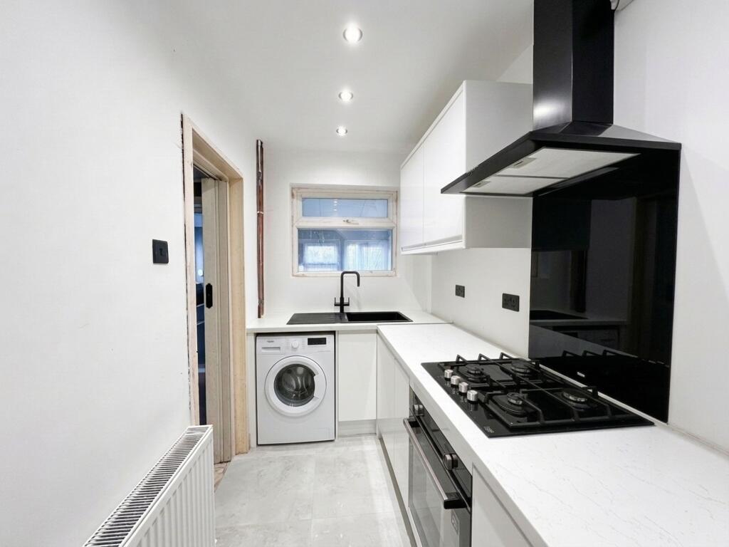 Main image of property: Westbury Mount, Leeds, LS10