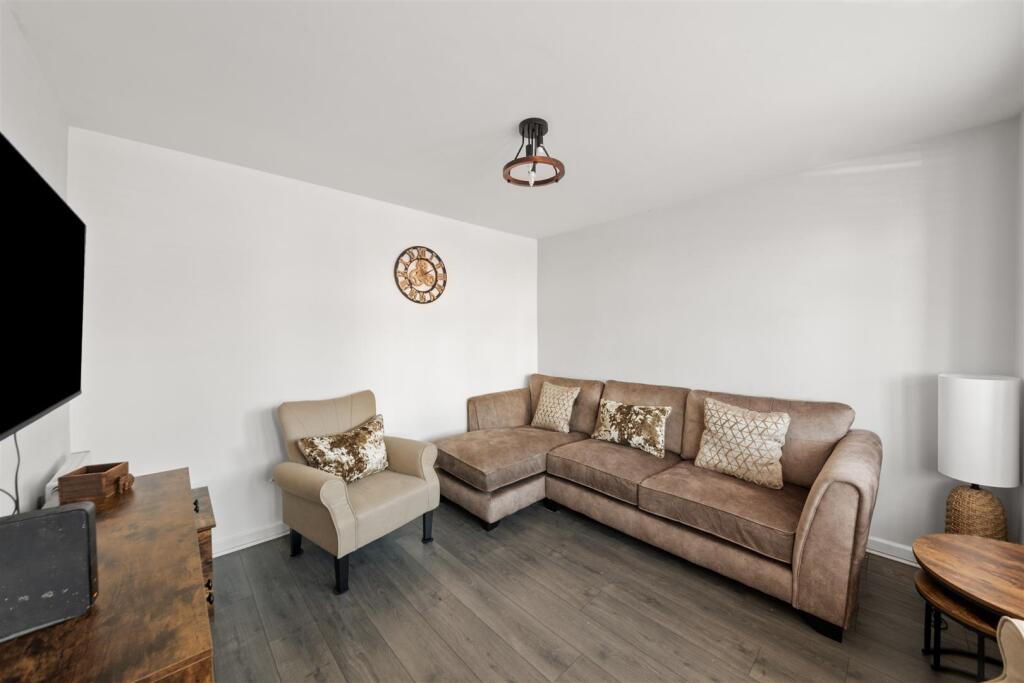 House in London, Bedfont - More