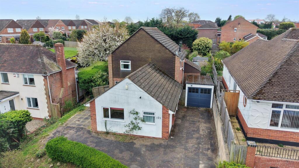 Main image of property: Chapel Hill, Tilehurst, Reading